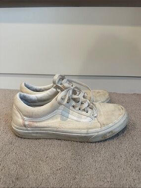 Vans Casual Low-Top Canvas Sneakers in Off-White